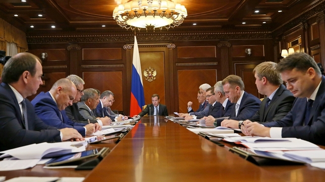 Нацпроект «Жилье и городская среда» представил глава Минстроя России Нацпроект «Жилье и городская среда» представил глава Минстроя России