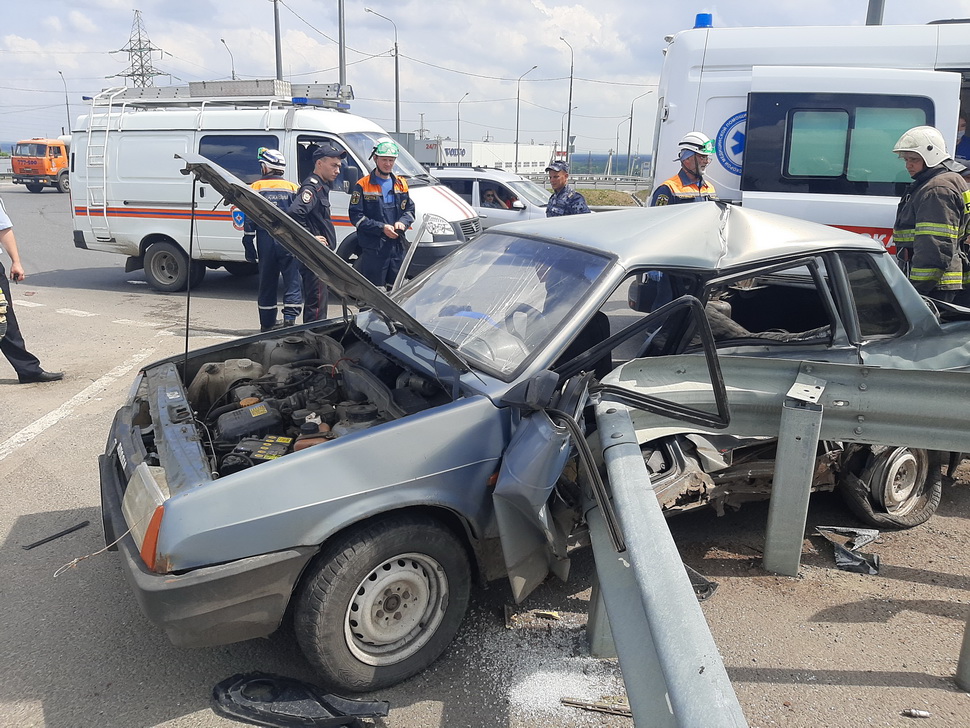 На улице Аустрина в Пензе спасатели ГУ ППСЦ приняли участие в ликвидации последствий ДТП На улице Аустрина в Пензе спасатели ГУ ППСЦ приняли участие в ликвидации последствий ДТП