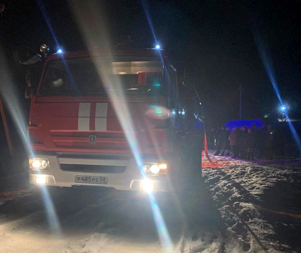 Спасатели ГУ ППСЦ приняли участие в ликвидации возгорания надворной постройки частного дома Спасатели ГУ ППСЦ приняли участие в ликвидации возгорания надворной постройки частного дома