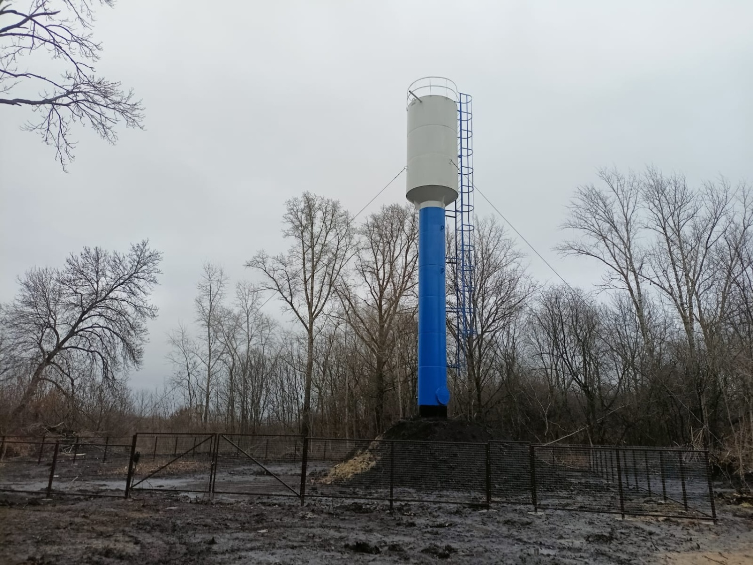 В селе Голицыно капитально отремонтировали водонапорную башню В селе Голицыно капитально отремонтировали водонапорную башню