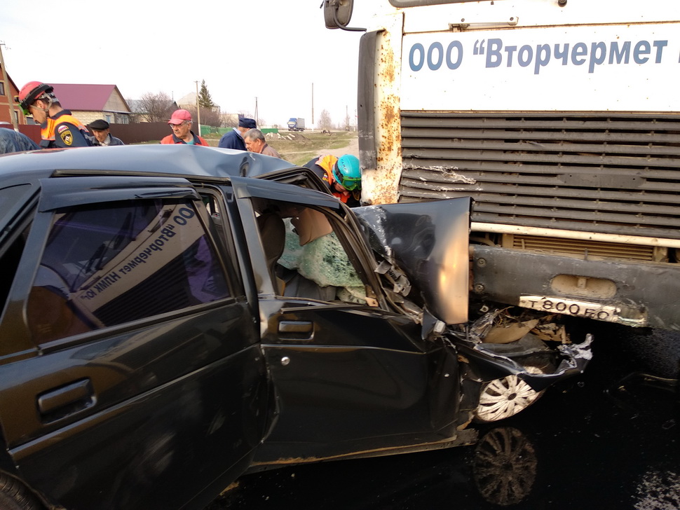 Около села Кижеватово спасатели ГУ ППСЦ устраняли последствия ДТП