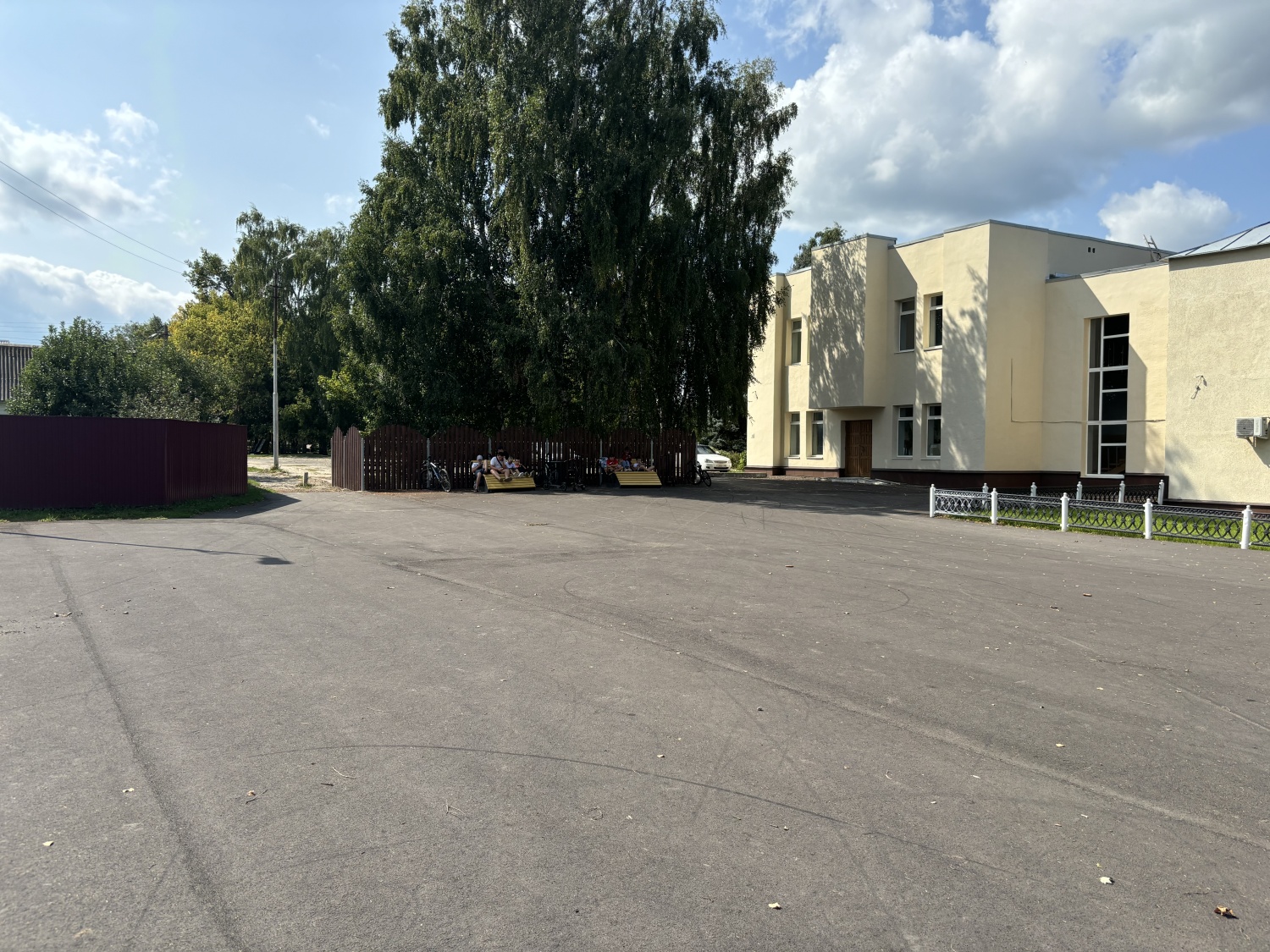 В Лопатино завершается обновление площади имени Гагарина В Лопатино завершается обновление площади имени Гагарина