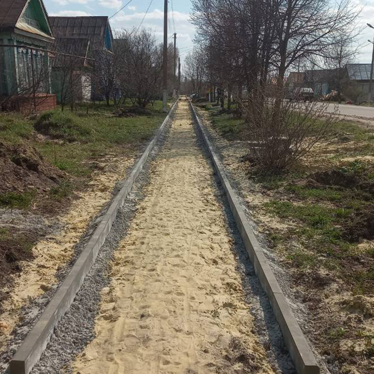 В Камешкире продолжаются работы по обновлению пешеходной зоны В Камешкире продолжаются работы по обновлению пешеходной зоны