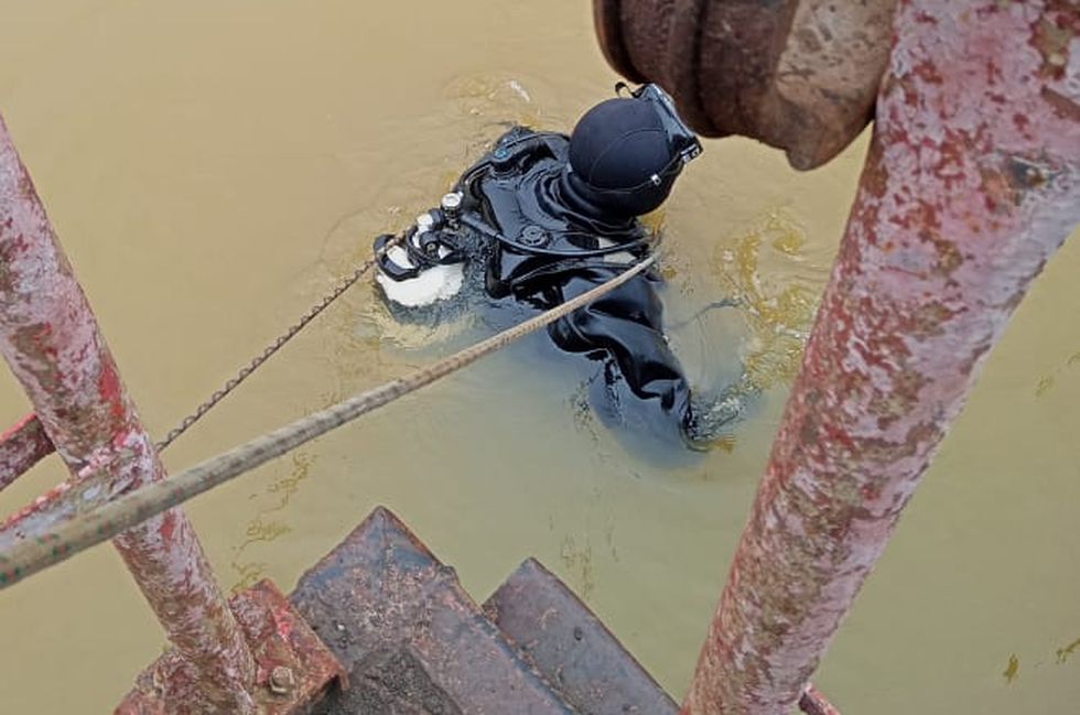 Спасатели провели водолазный поиск в карьере около п.10-я Артель