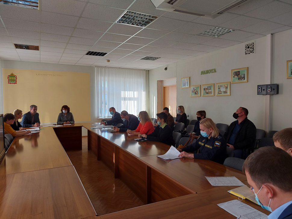 Совещание по подготовке к работе в зимний период управляющих компаний состоялось в Министерстве