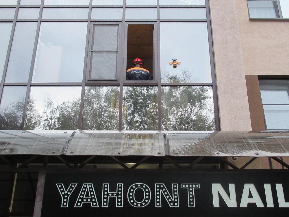В доме на ул. Мира спасатели ГУ ППСЦ помогли пожилой женщине, закрытой на балконе