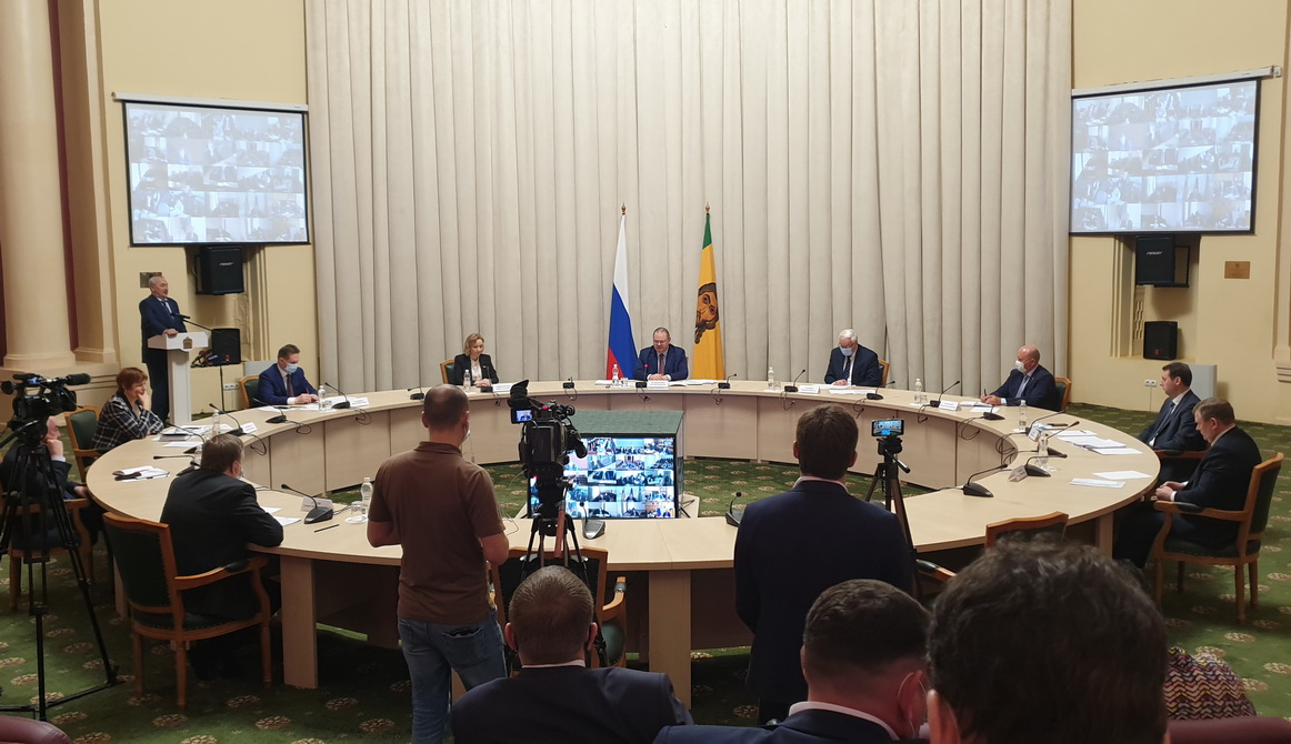 О реализации региональной программы "Чистая вода" на территории области доложил Михаил Панюхин