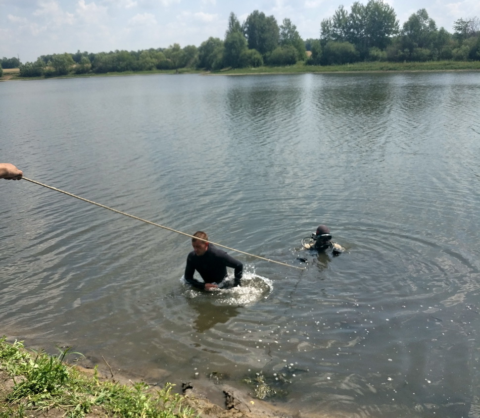 Спасатели-водолазы провели поиск тела в пруду Кузнецкого района