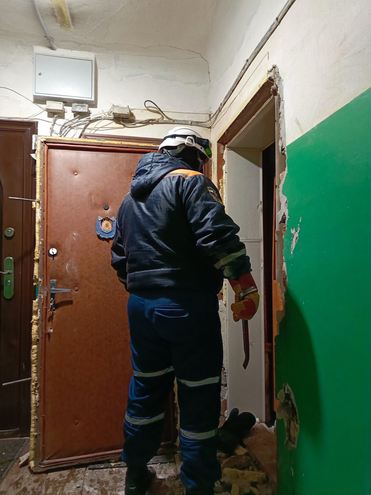 Спасатели трижды выезжали на происшествия социально-бытового характера