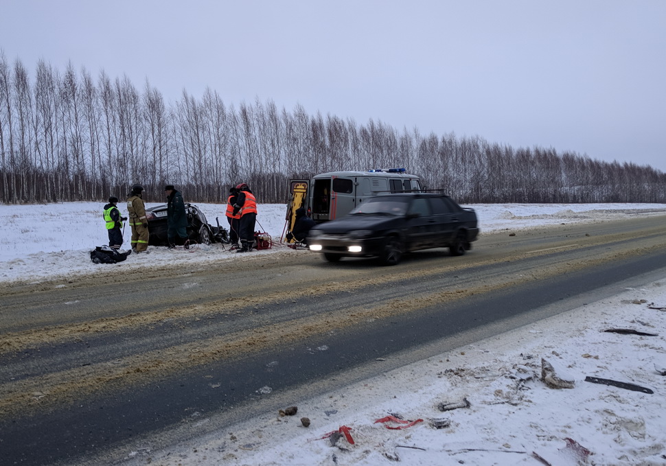 Спасатели ГУ ППСЦ деблокировали попавшего в ДТП водителя