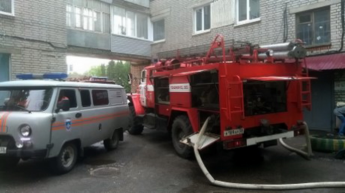 Спасатели ГУ ППСЦ приняли участие в ликвидации возгорания в доме на ул. Мира