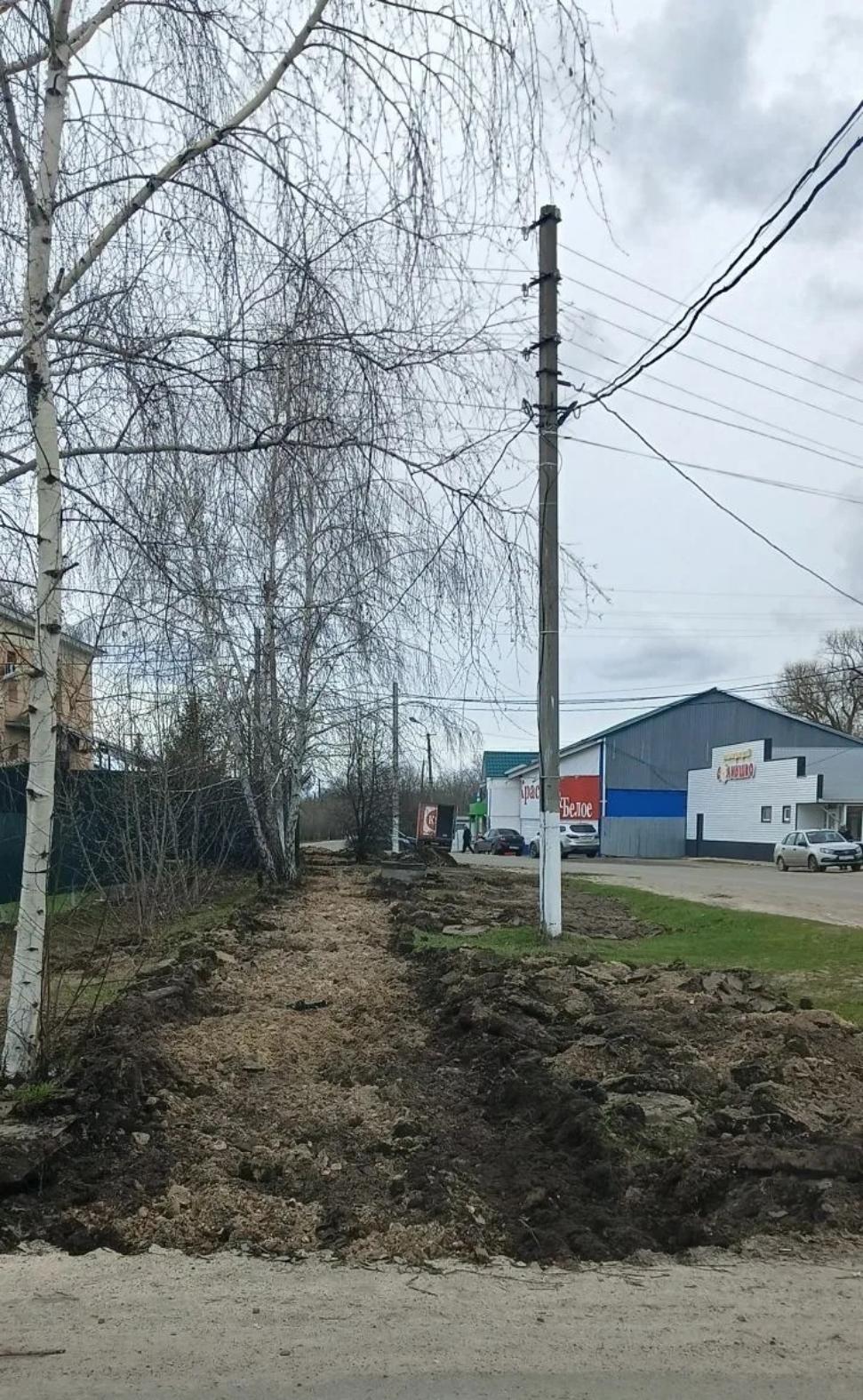 В Колышлее обустраивают тротуары в рамках нацпроекта В Колышлее обустраивают тротуары в рамках нацпроекта