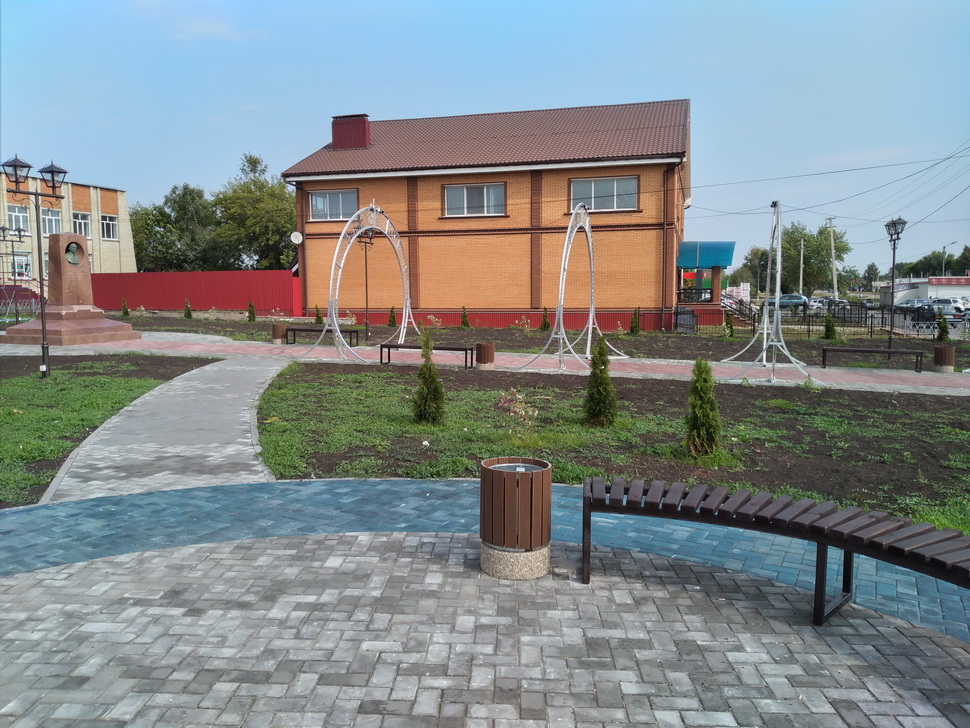 В поселке Земетчино в рамках нацпроекта благоустроен сквер 