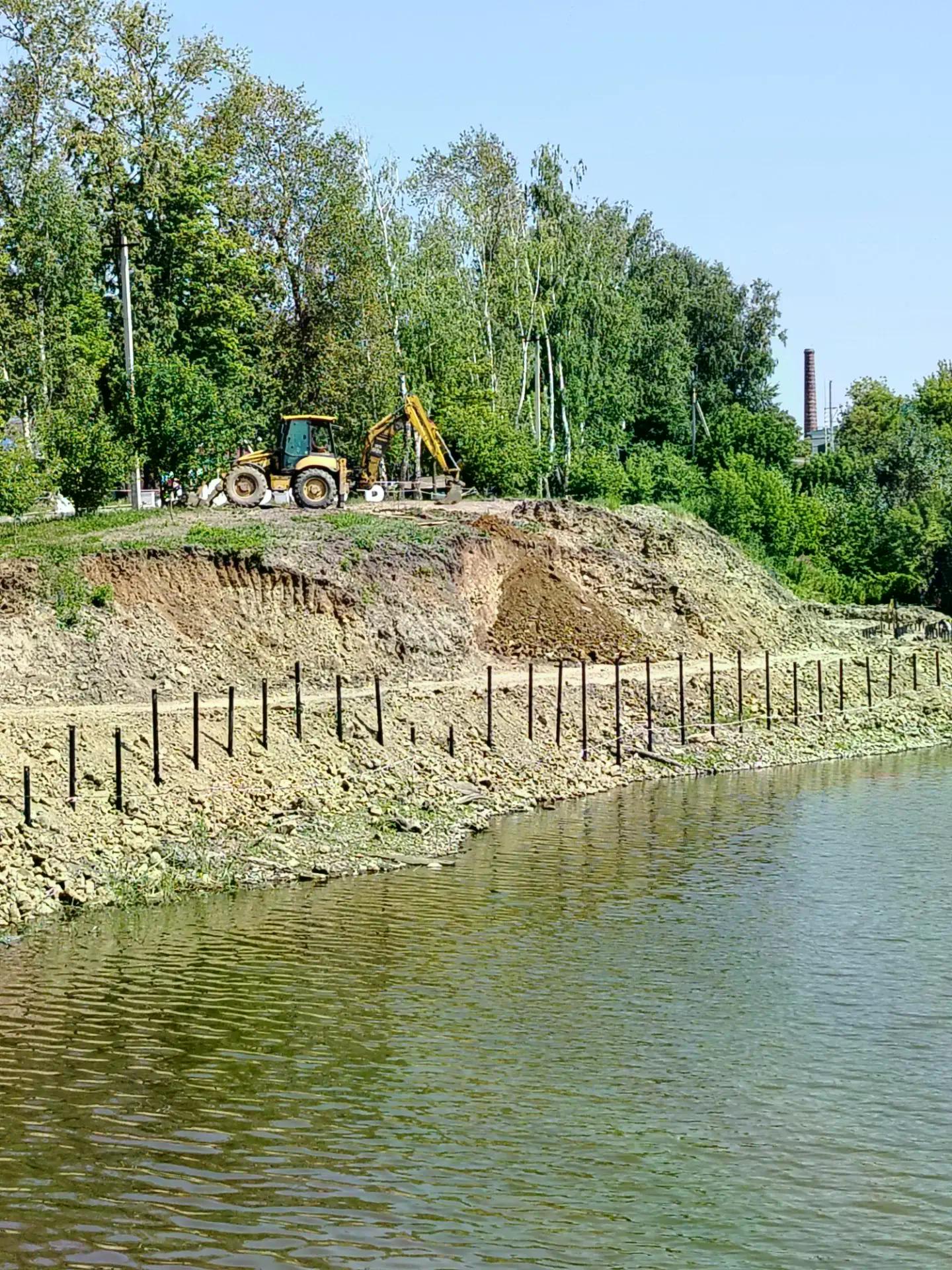 В Никольске благоустраивают набережную Нижнего пруда