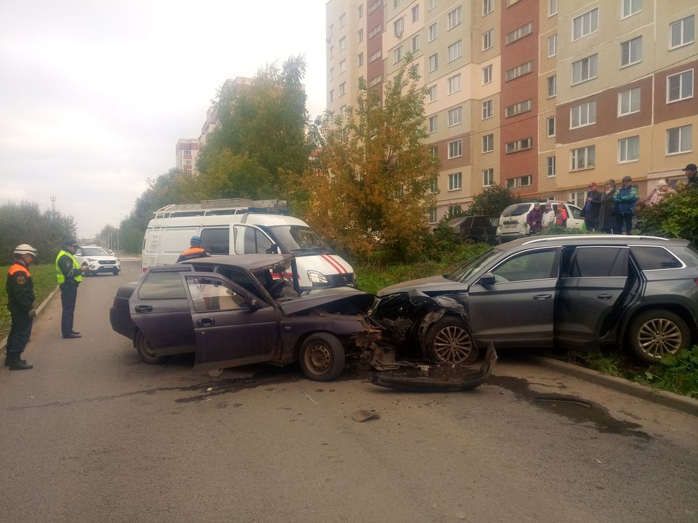 Спасатели ГУ ППСЦ приняли участие в ликвидации ДТП на ул.Лядова