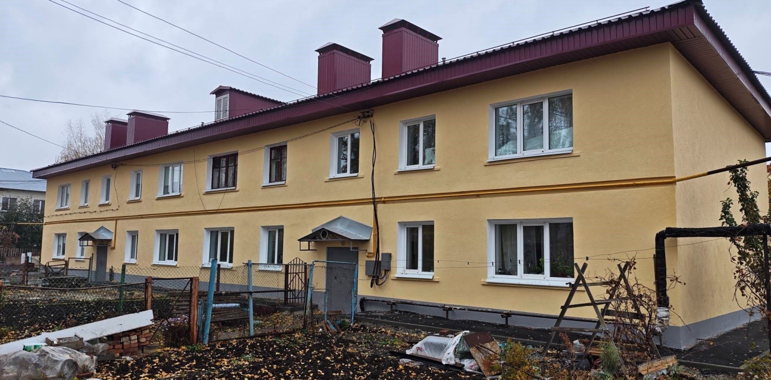 В Каменке обновили фасад и фундамент многоквартирного дома
