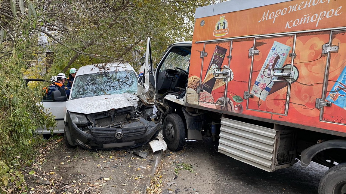 Спасатели ГУ ППСЦ ликвидировали последствия ДТП на ул.Ново-Тамбовской в Пензе
