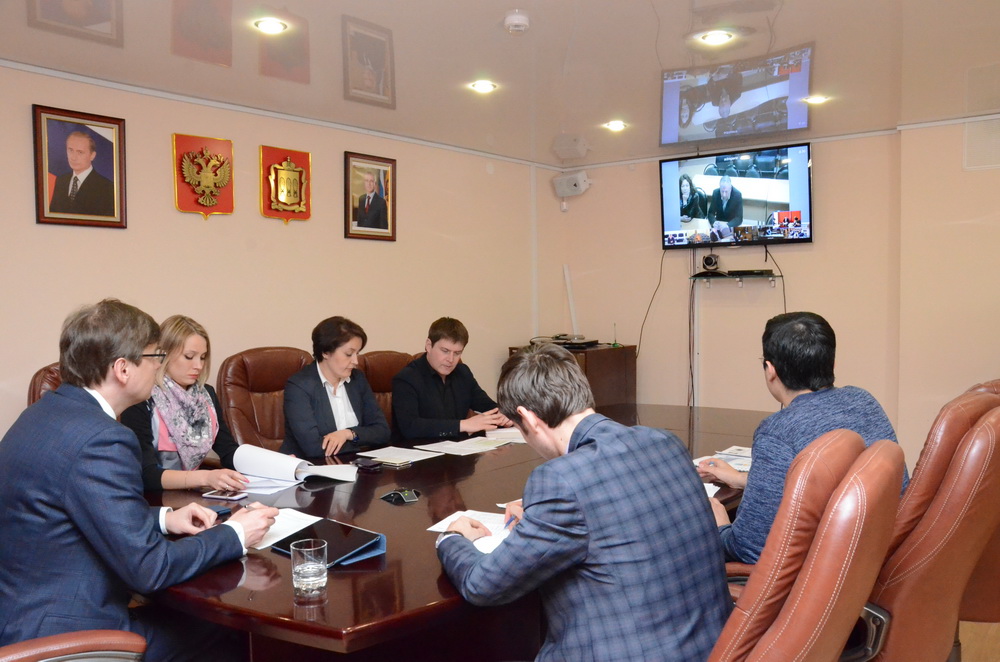 Вопросы реализации программы "Формирование комфортной городской среды обсудили в режиме видеоконференцсвязи"