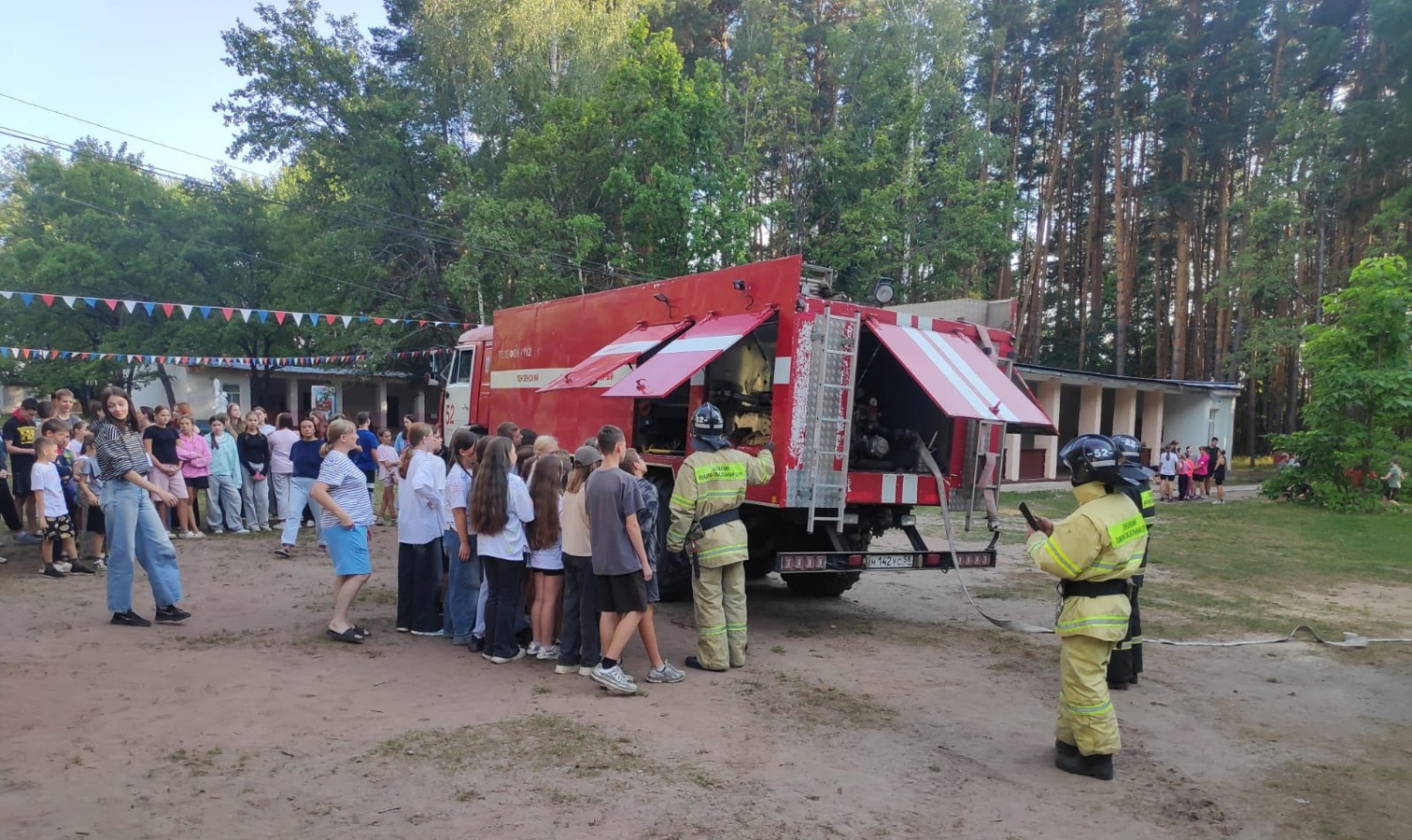 В детском лагере «Луч» прошло занятие по пожарной безопасности В детском лагере «Луч» прошло занятие по пожарной безопасности