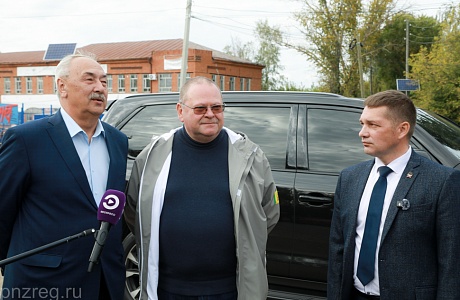 Олег Мельниченко оценил модернизацию социально значимых объектов в Малосердобинском районе