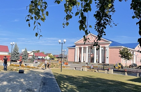 В Бессоновке у Дома культуры благоустраивают прилегающую территорию В Бессоновке у Дома культуры благоустраивают прилегающую территорию