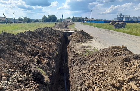 В селе Большая Ижмора ведется капитальный ремонт водопроводных сетей В селе Большая Ижмора ведется капитальный ремонт водопроводных сетей