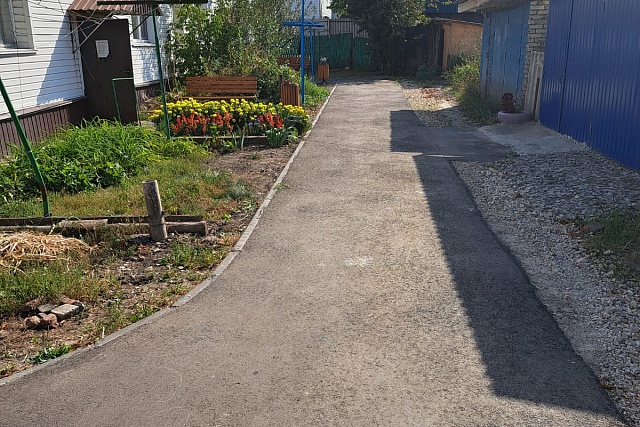 В Башмаково благоустроили двор на улице Калинина В Башмаково благоустроили двор на улице Калинина