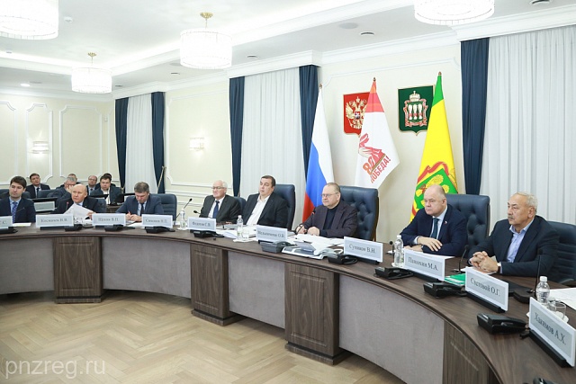 Губернатор оценил работу по благоустройству общественных пространств в 2025 году Губернатор оценил работу по благоустройству общественных пространств в 2025 году