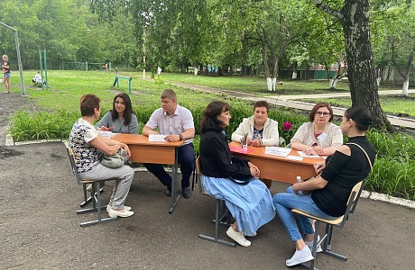 Специалисты Регионального фонда капремонта провели выездную юридическую консультацию Специалисты Регионального фонда капремонта провели выездную юридическую консультацию