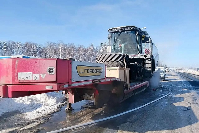 Пожарными на трассе М5 проведены работы по тушению полуприцепа