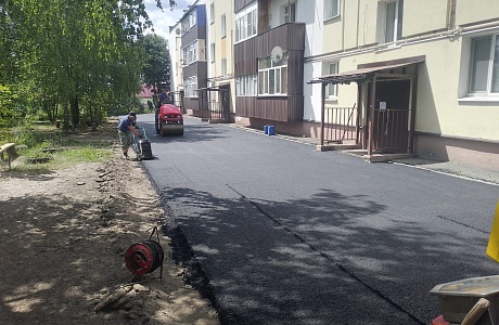 В Колышлее продолжается благоустройство дворов В Колышлее продолжается благоустройство дворов