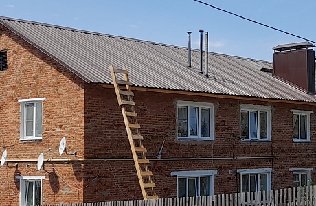 В многоквартирном доме р.п. Золотаревка отремонтировали крышу В многоквартирном доме р.п. Золотаревка отремонтировали крышу