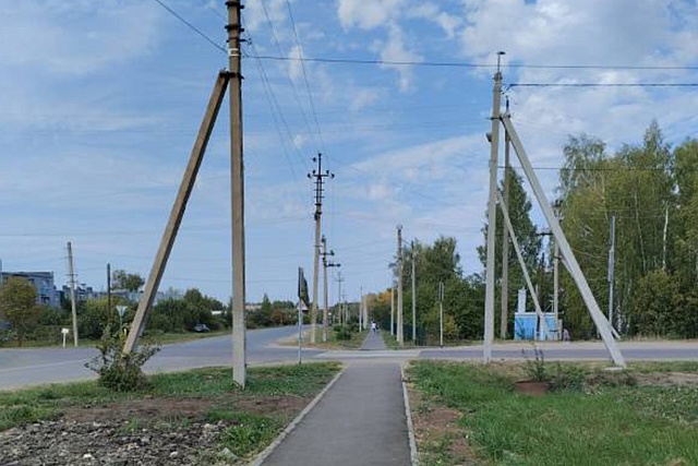 В Пачелме обновили тротуары на улицах Кирова и Бурденко