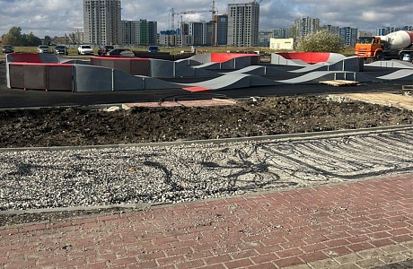 На набережной в Спутнике появилась спортивная велосипедная трасса